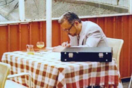ذاكرة – مع عصام العطار الاستقلال والتميز